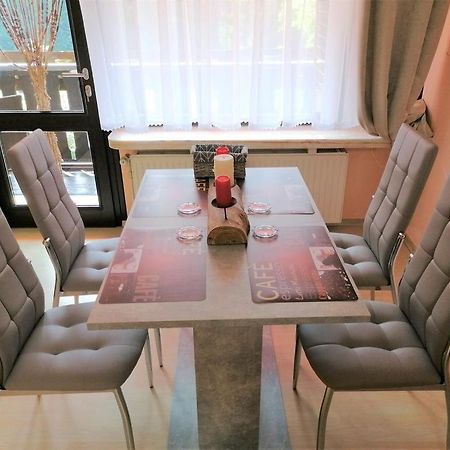 TOP Ferienwohnung mit Tiefgaragenstellplatz, auch für längere Aufenthalte Sasbachwalden Exterior foto